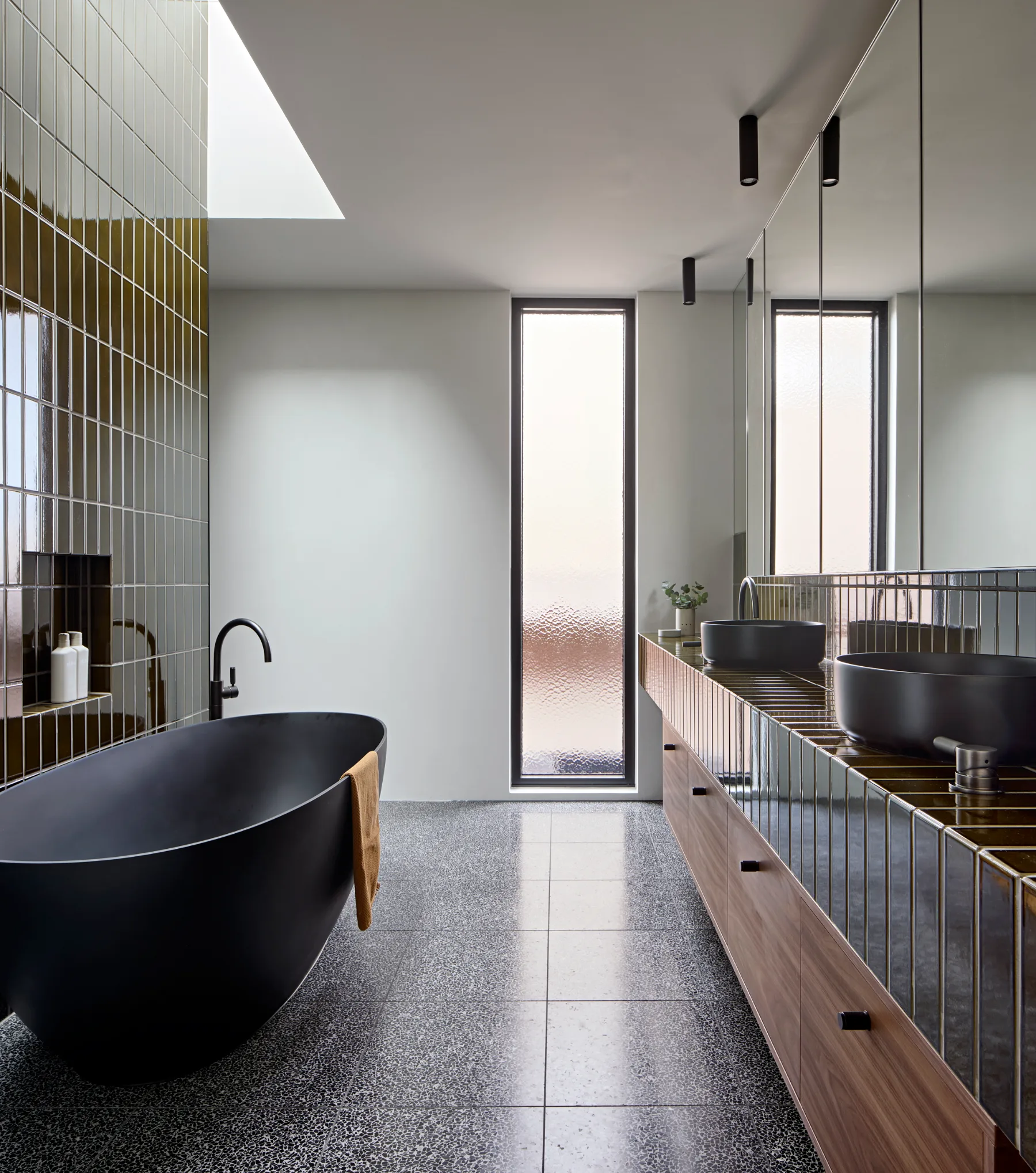 Caulfield. Main bathroom with the freestanding bath.